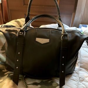 Vera Wang Shoulder Bag